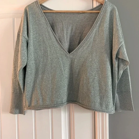 Victoria’s Secret Metallic Silver Deep V Back Sweater Size Medium - Picture 2 of 4